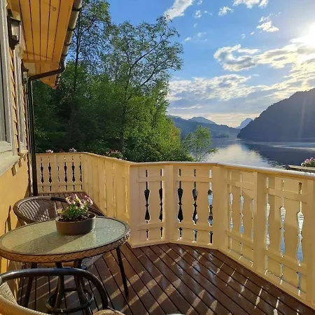 Holiday home Huset Ved Dalsfjorden *