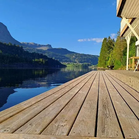 Holiday home Huset Ved Dalsfjorden Helle