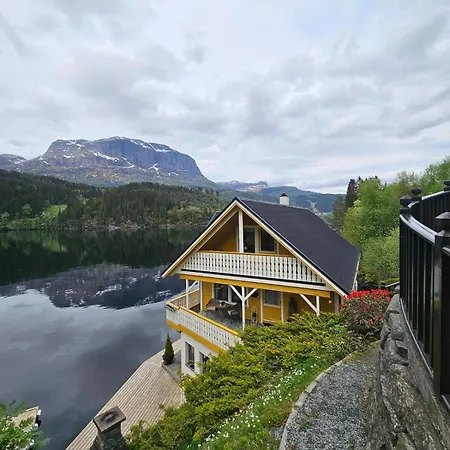 Holiday home Huset Ved Dalsfjorden *