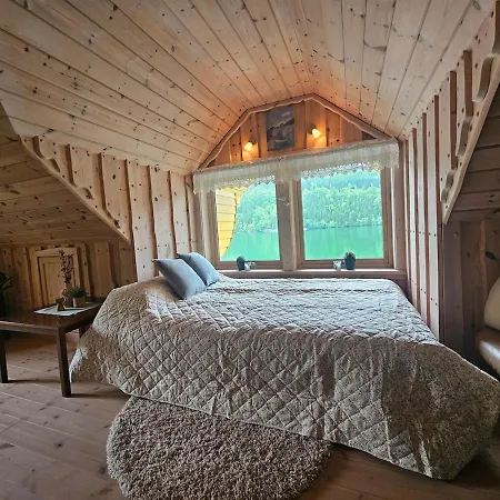 Huset Ved Dalsfjorden * Helle