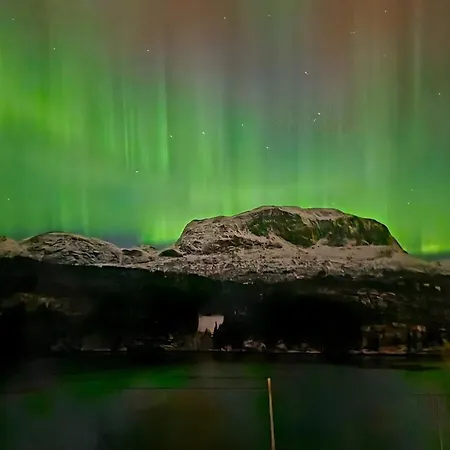 Huset Ved Dalsfjorden * Helle