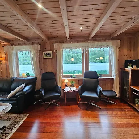 Huset Ved Dalsfjorden Helle